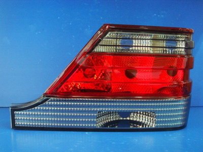 小亞車燈╠ 全新 BENZ W140 紅黑 晶鑽 版 尾燈 + 燻黑 中飾板 特價中