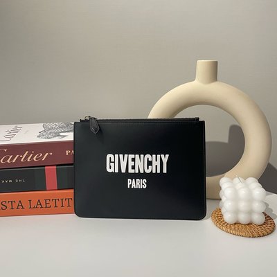 【翰貝格名牌館】全新真品 Givenchy pouch 黑色 滑面 牛皮 白色 logo 小型 手拿包