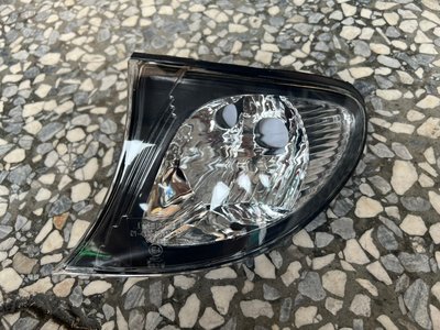 ~李A車燈~全新 寶馬 BMW E46 02-05年 4門 原廠型 燻黑角燈 一顆650元