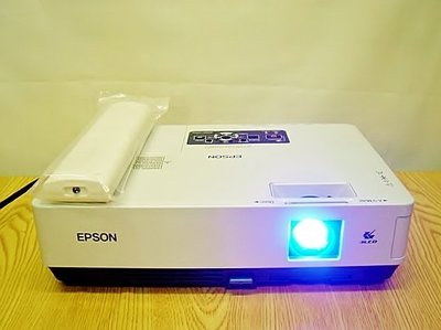 【小劉二手家電】EPSON 輕薄投影機,攜帶方便,外觀乾淨,附線材,現場可測試 27X20X8公分,EMP-1710型
