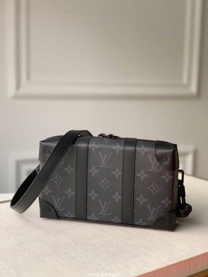 二手Louis Vuitton LV Soft Trunk bag M69838黑花