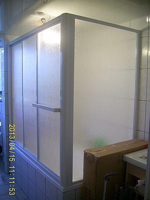 【奧斯卡衛浴】 乾溼分離淋浴拉門 浴缸上型白框式一字三門+轉固PS板淋浴拉門附2支毛巾把手 含丈量、安裝