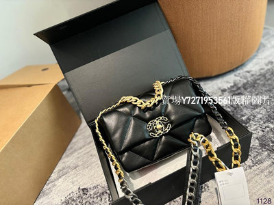 【二手包包】19系列包包可以說是Chanel兩個時代的見證，由老佛爺與現任創意總監Virginie Viar NO42470