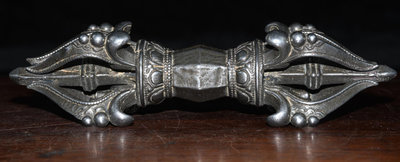 藏傳尼泊爾隕鐵天鐵法器金剛杵，純手工打造收藏供奉法器。13*3.5重量215克300-1865