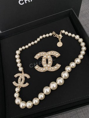 Chanel 100 週年紀念 珍珠項鍊(別針除外)(直購價36500)訂金10000-尾款26500
