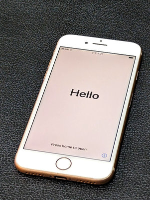（ 外觀很新 狀況很好 二手）  蘋果 Apple iPhone 8  金色 64G 手機