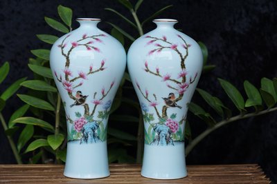 【敦敦壺】-【大清乾隆年製】景德鎮瓷器花瓶一對(F2526)