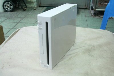 任天堂Wii 台灣專用機 功能正常 已改機 可讀台片