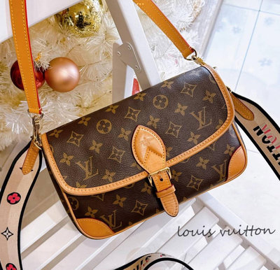 二手旗艦 LOUIS VUITTON LV 字紋 法棍包 肩背包 斜背包 兩用包(中友店)