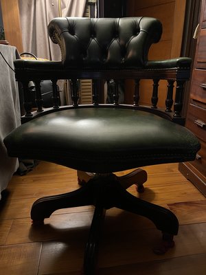 在台唯一英國高級古董Chesterfield墨綠全牛皮桃花心木辦公椅船長椅主人椅釘釦皮沙發  自取36000