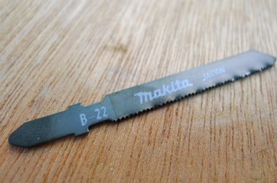 易威工作坊 牧田MAKITA 線鋸機用鋸片 線鋸片 金屬鋸片 B-22 鐵工用線鋸片　功用如bosch T118A