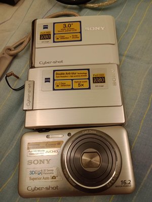 大媽桂二手屋，新力Sony Cyber shot數位相機，剩 DSC-WX7，絕版品，只有我有，每隻999，缺充電器
