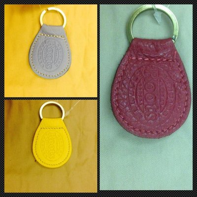 ROOTS 2015年 獨家限量 100%皮革 水滴皮革鑰匙圈 紅色 黃色 藍色 單個出售 特價:580元 全新商品