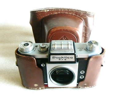 【悠悠山河】稀有德國工藝精品 M42純機械單眼相機--德國 Praktica FX2 腰平觀景器 真皮相機套