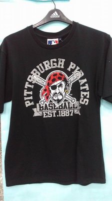 MLB美國大聯盟 海盜隊 流行款 無背號 圓領棉質T恤 黑 5810233-900