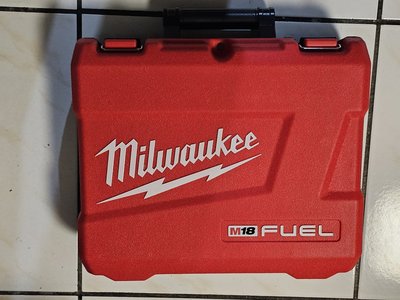 Milwaukee 米沃奇 美沃奇 2760衝擊起子機 工具箱 可放電池 充電器