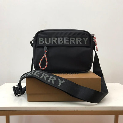 Cindy精品代購 Burberry 時尚精品包 包包 相機包 肩背包 斜跨包 黑色 緹花精致LOGO