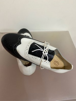 降價～Betel Life 檳榔葉包鞋-牛津手工皮鞋(黑白拼接) 經典雕花 英倫復古