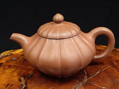～壺風茶道~23152《宜興紫砂 紅泥 葵瓣壺》約280cc 宜興紫砂壺、紫砂、普洱茶、茶壺