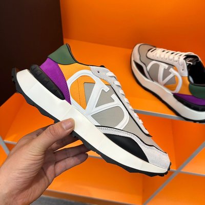 新品VALENTINO 華倫天奴大叔男鞋運動鞋小白鞋氣墊跑步鞋,原單高端貨,促銷
