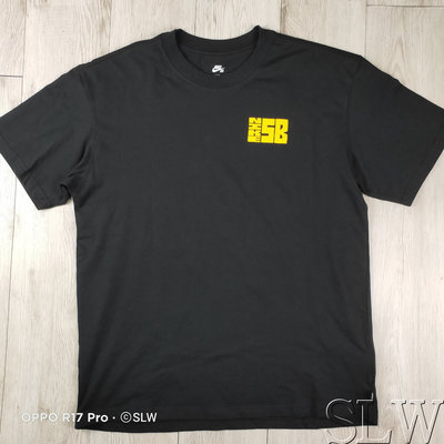 『 SLW 』DJ4873-010 男 NIKE SB TEE STAMP 塗鴉LOGO 短袖 短T 黑色