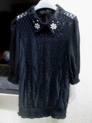 韓版精品造型黑色縷空IROO MOMA SO NICE款雕花蕾絲水鑽上衣S號