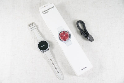 Samsung Galaxy Watch6 Classic 43mm 銀 藍芽智慧手錶 R950 保固中