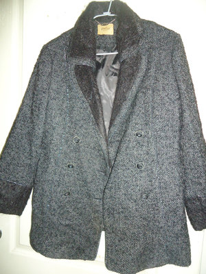 aimilan 黑色淺細點有內裡毛料西裝大衣,34%喀什米爾羊毛,尺寸L,肩寬41cm,胸寬48.5cm,少穿降價出清