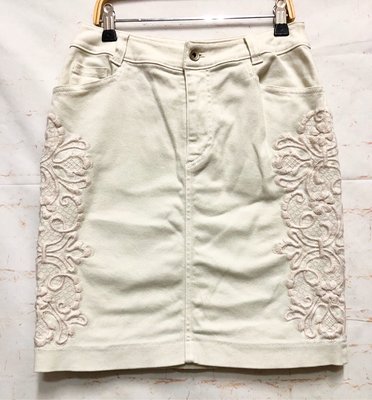 日系品牌 GRACE CONTINENTAL 短裙 米白色 刺繡 前後口袋 S號