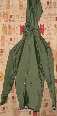 乖乖@賣場~金剛牌.最高級耐雨龍雨衣.兩件式雨衣.軍綠色雨衣.附收納袋.M尺寸.BN140