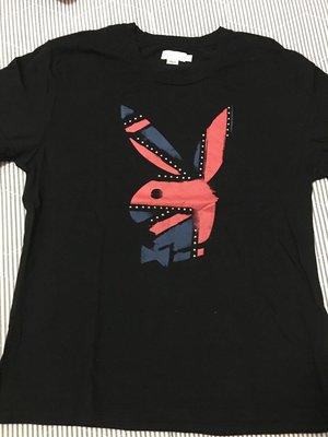 專櫃正品～PLAYBOY- 經典兔頭印花錨釘短袖T恤-黑色 ~尺寸XL