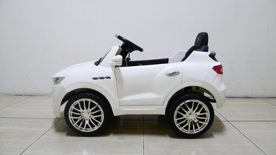 瑪莎拉蒂Levante雙驅兒童電動車(已組裝)-白色(授權款)