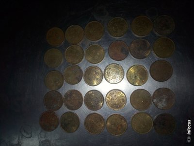 香港1977.1978.1979年的五毫銅幣各10枚共30枚一組，非常希少