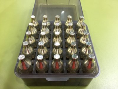 ( 昇巨模型 ) - 25支盒裝 - 8g CO2小鋼瓶 - 高品質 / 食用級 / 無雜質 - 99.9%超高純度 !
