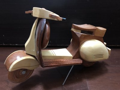 Vespa 偉士牌 木製 機車 模型 wooden 手工 鴨母 老偉 偉士魂 Model 擺飾 裝飾