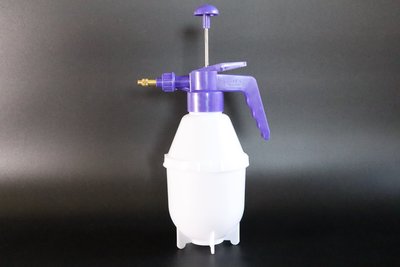阿事的店~CHJ519 0.8L噴霧器 噴瓶 隨機出貨 氣壓噴霧器 噴水器 噴霧瓶 灑水器