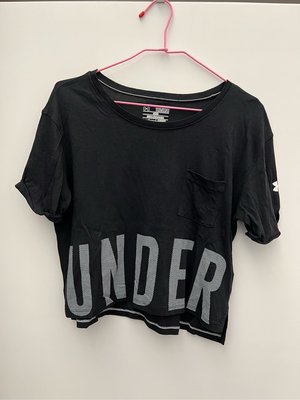 Under Armour 女童黑色寬版短版上衣