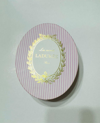 Ladurée 粉色馬卡龍鑰匙圈/ 法國巴黎鐵塔 吊飾/橢圓盒