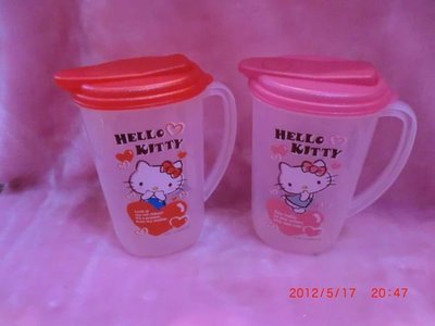 ♥小花花日本精品♥ Hello Kitty 好好用耐高溫大容量冷水壺兩公升紅/粉