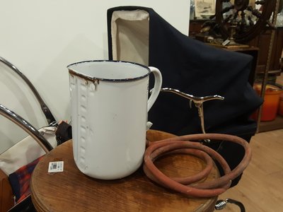 【卡卡頌 歐洲跳蚤市場/歐洲古董 】法國老件_白色琺瑯量筒 器皿 含橡膠管 m0102