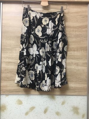 Anna sui 夏日100%silk 絲質6分裙 size:8 (made in USA)