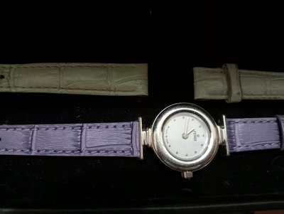 芬迪Fendi 手錶 正常走動 貝殼錶面 古董收藏絕版手錶有附原廠錶帶和錶盒