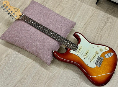 [美品] 2019 Fender American Professional Stratocaster RW SSB