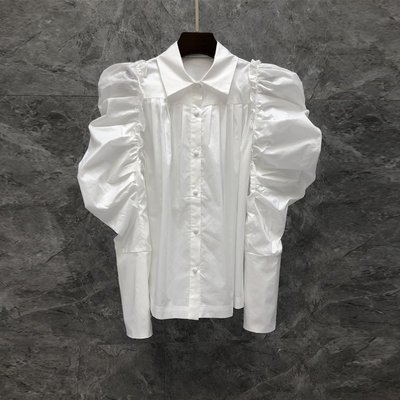 現貨-泡泡袖褶皺法式白襯衫女歐貨春季新款小眾純色上衣2E簡約