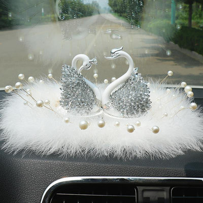 適用奔馳寶馬奧迪汽車擺件女神款水晶天鵝車載中控台裝飾用品擺飾天秤百貨