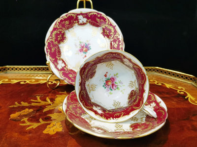現貨。古董店淘到的英國雪萊Shelley手繪骨瓷紅金茶杯三件