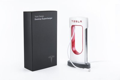TESLA Supercharger 美國Tesla官網發行 行動電源造型架