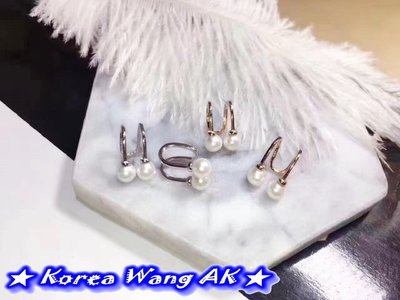 Korea Wang AK ~(現貨)正韓 韓國空運 南大門 實拍率性風格雙珍珠造型耳骨夾兩款一對405元 【Q291】
