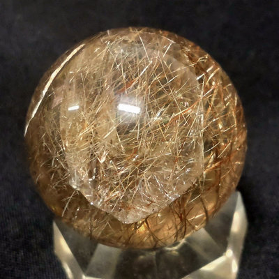 髮晶球18–56.5公克。紅銅鈦。銀鈦。晶中晶。珍藏水晶