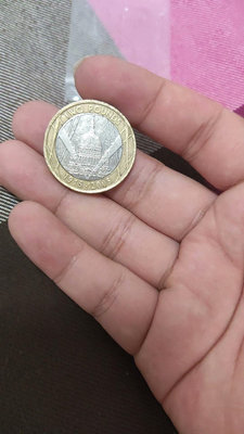 英國2英鎊紀念幣，2戰勝利60周年，品相還不錯。滿百。18084